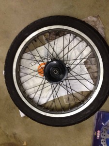 Roue avant route sans disque montée Anakee 2